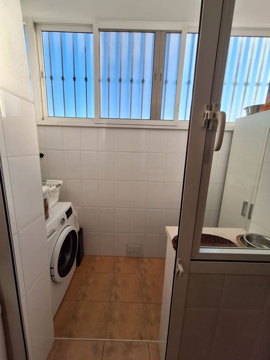 4 soverom Hus til salgs i Marbella med svømmebasseng garasje - € 673 000 (Ref: 9976247)