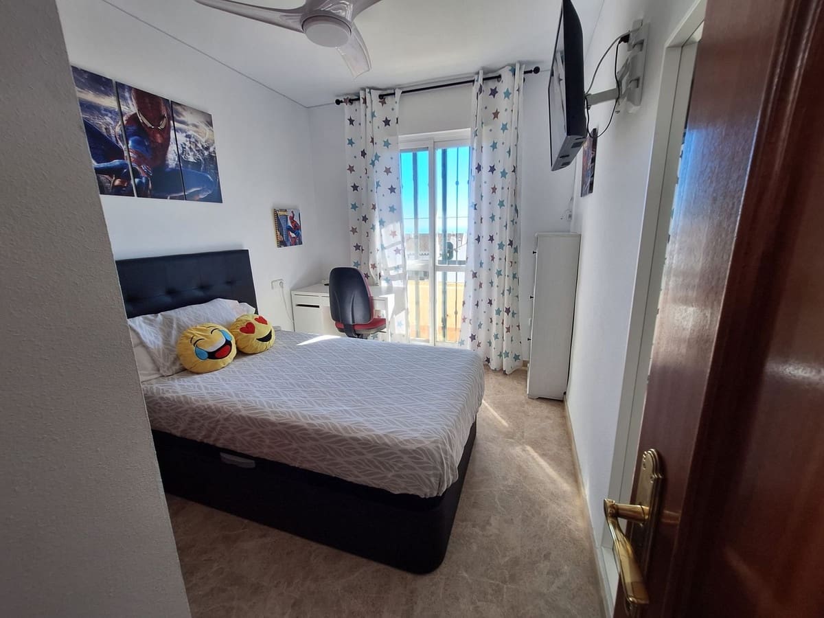 4 soverom Hus til salgs i Marbella med svømmebasseng garasje - € 673 000 (Ref: 9976247)