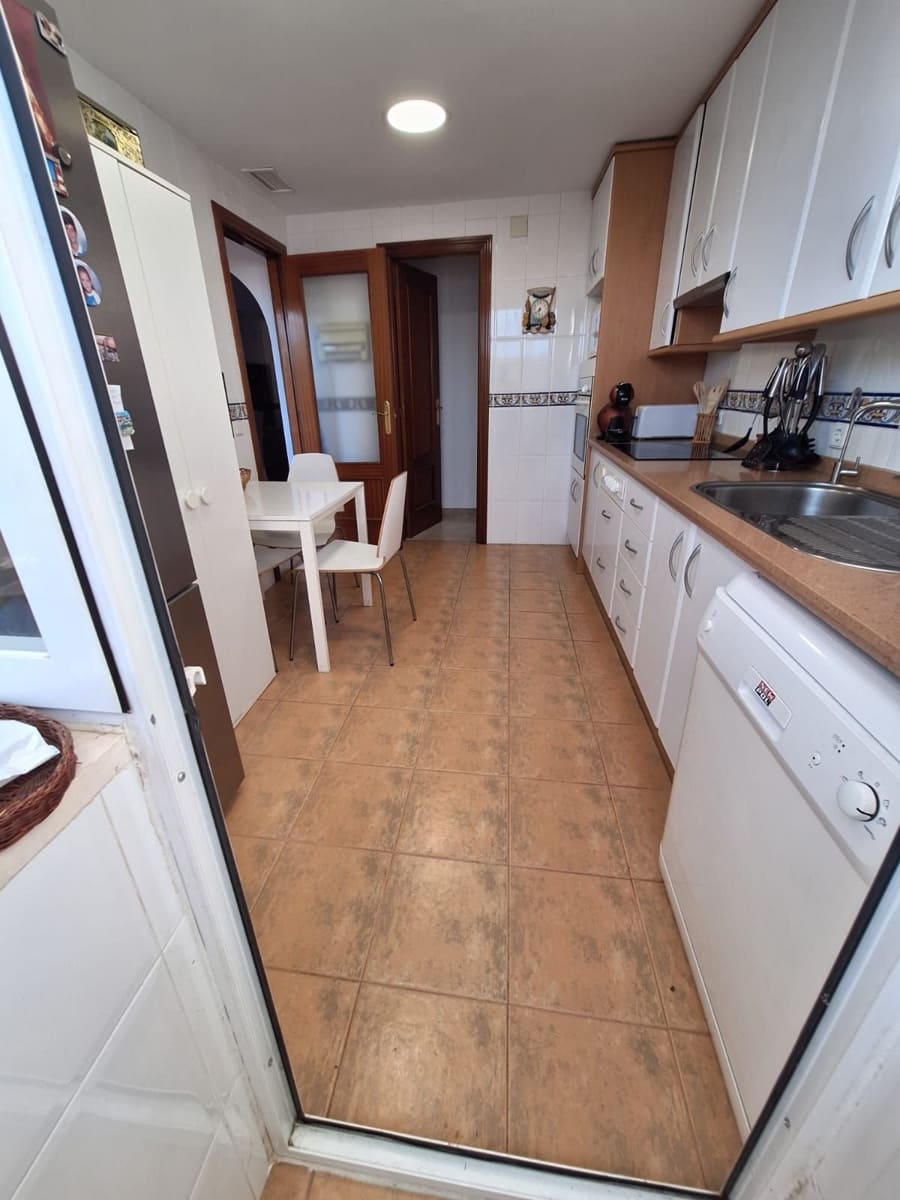 4 soverom Hus til salgs i Marbella med svømmebasseng garasje - € 673 000 (Ref: 9976247)