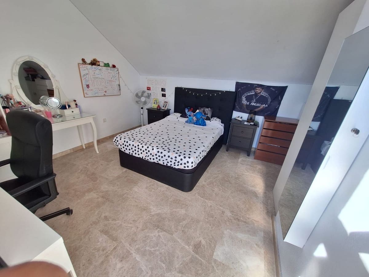4 soverom Hus til salgs i Marbella med svømmebasseng garasje - € 673 000 (Ref: 9976247)