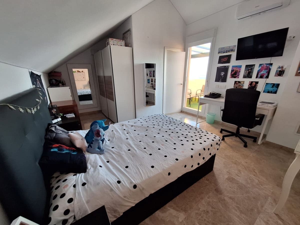 4 soverom Hus til salgs i Marbella med svømmebasseng garasje - € 673 000 (Ref: 9976247)