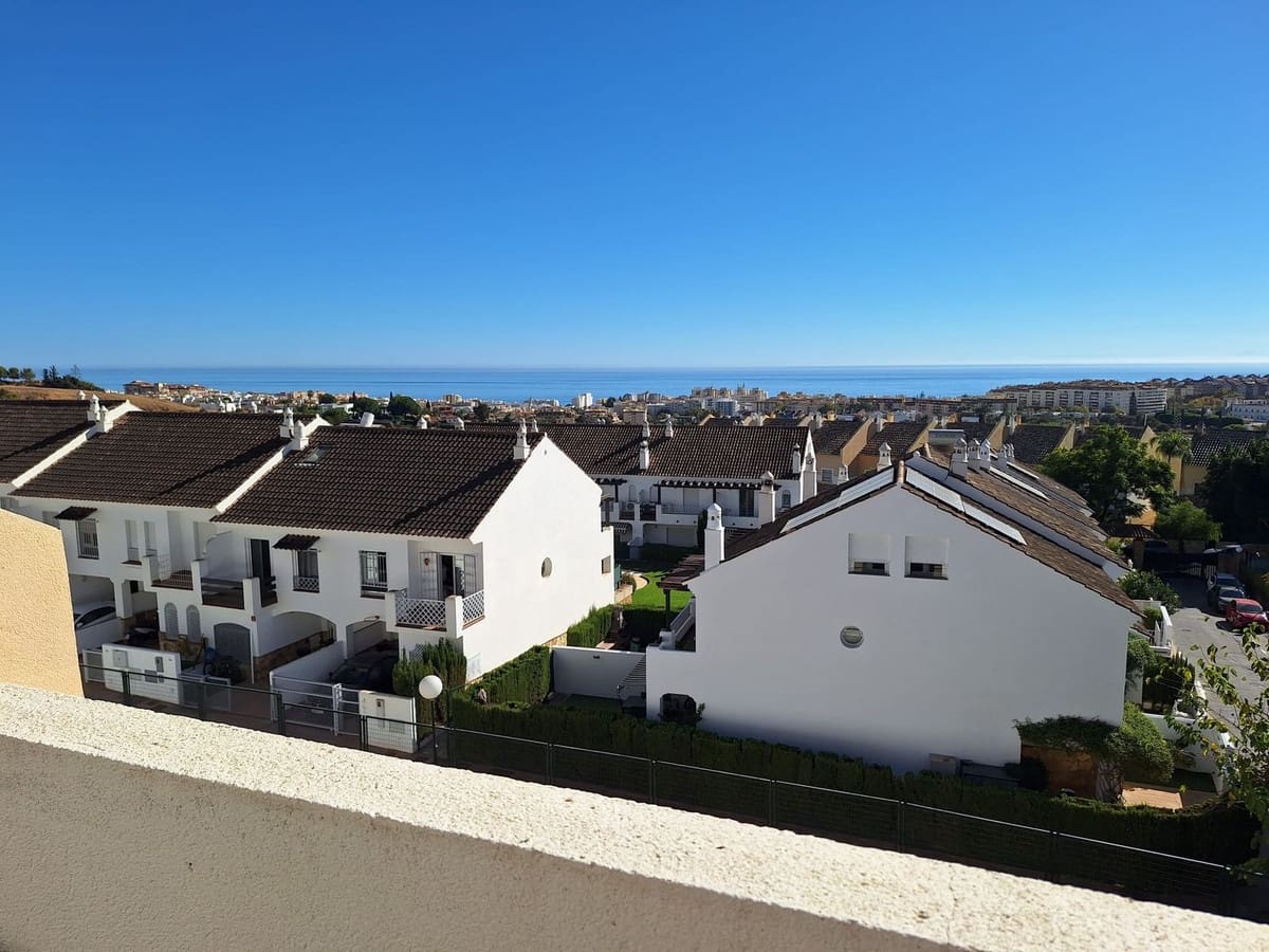 4 soverom Hus til salgs i Marbella med svømmebasseng garasje - € 673 000 (Ref: 9976247)