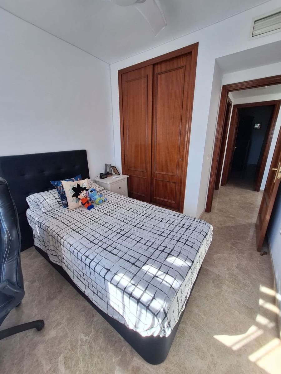 4 soverom Hus til salgs i Marbella med svømmebasseng garasje - € 673 000 (Ref: 9976247)