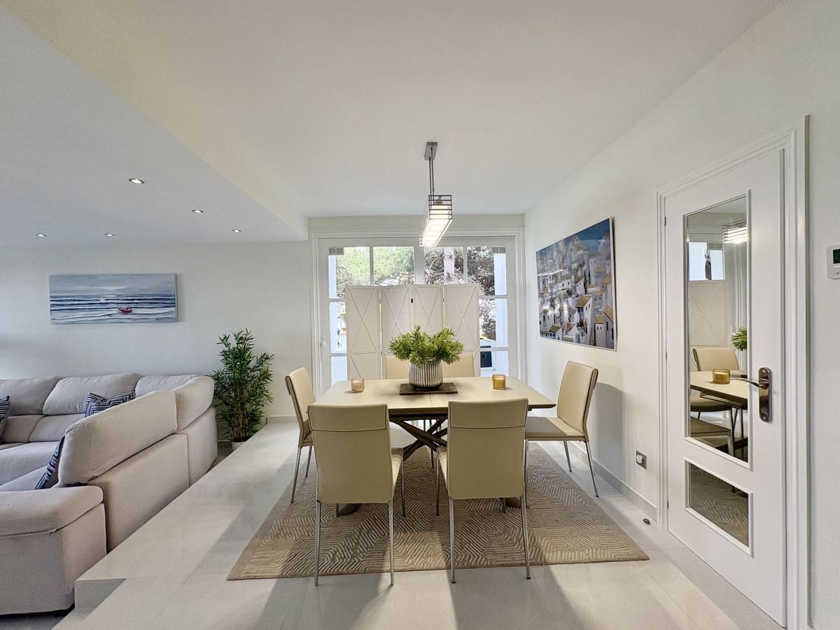 2 soverom Leilighet til salgs i Elviria med svømmebasseng - € 650 000 (Ref: 9976249)