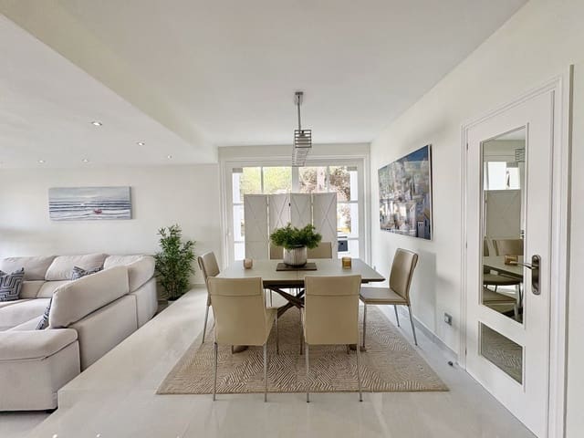 2 soverom Leilighet til salgs i Elviria, Marbella med svømmebasseng - € 650 000 (Ref: 9976249)