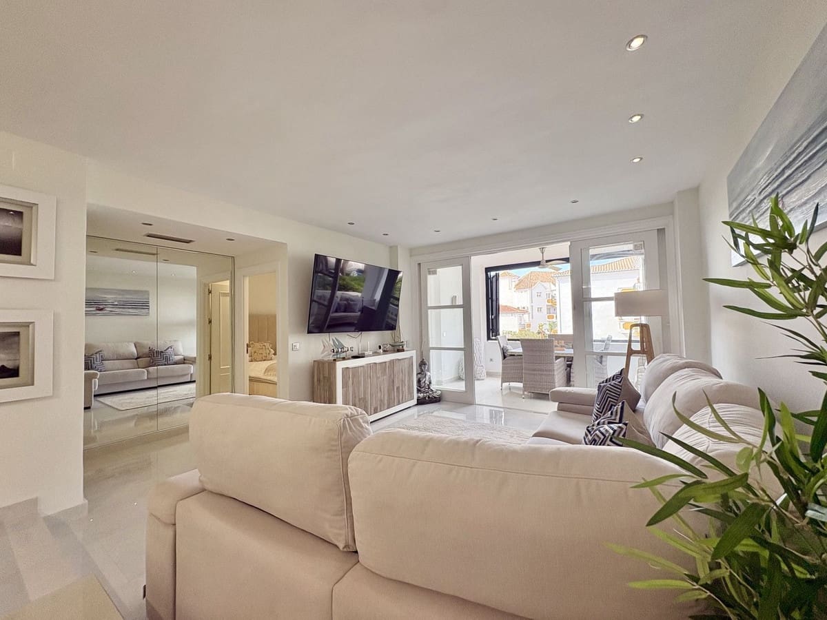 2 soverom Leilighet til salgs i Elviria med svømmebasseng - € 650 000 (Ref: 9976249)