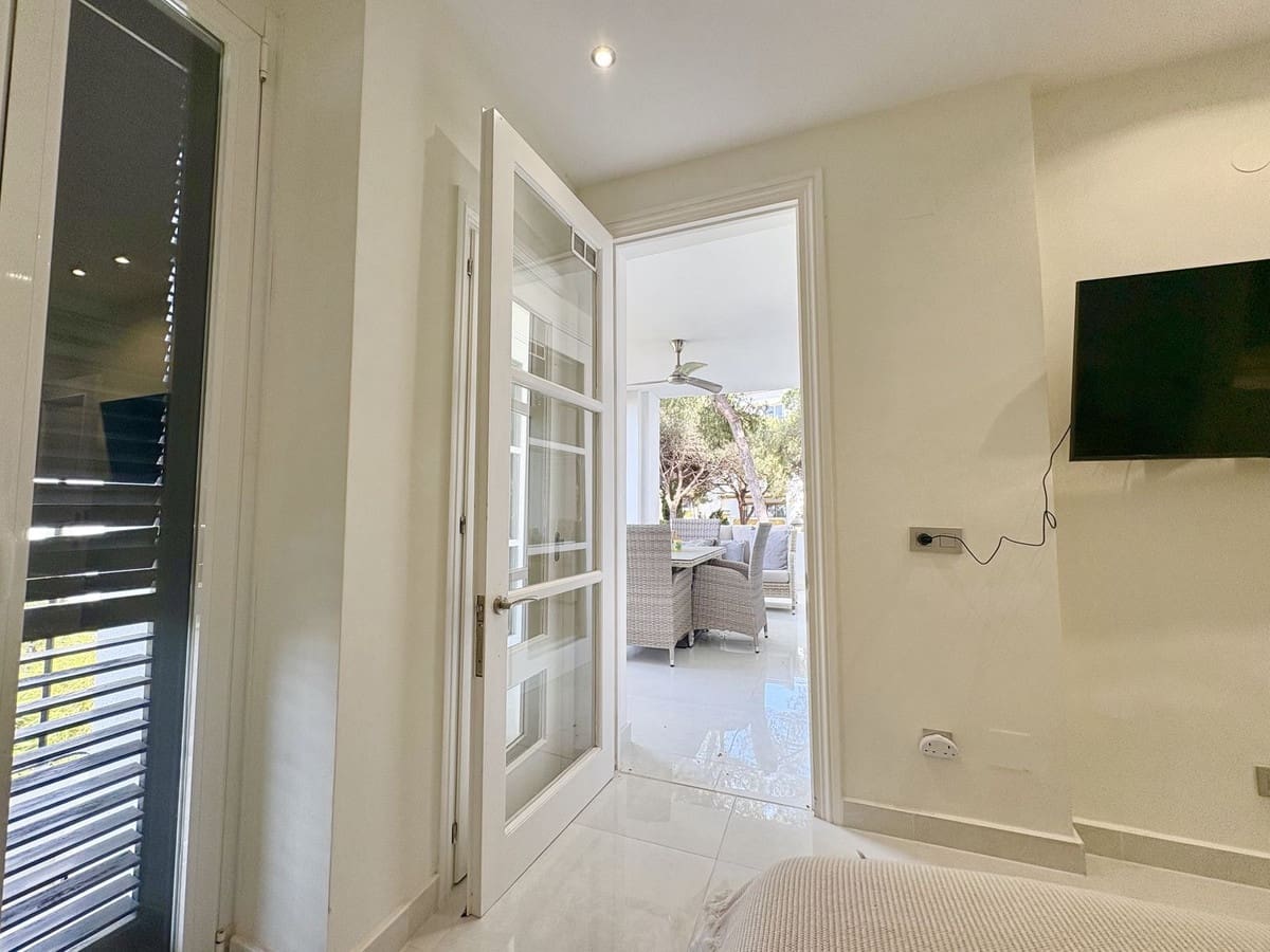 2 soverom Leilighet til salgs i Elviria med svømmebasseng - € 650 000 (Ref: 9976249)