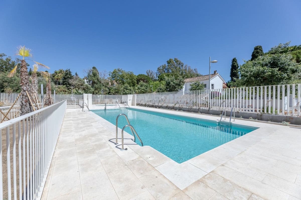 2 soverom Leilighet til salgs i Elviria med svømmebasseng - € 730 000 (Ref: 9976254)