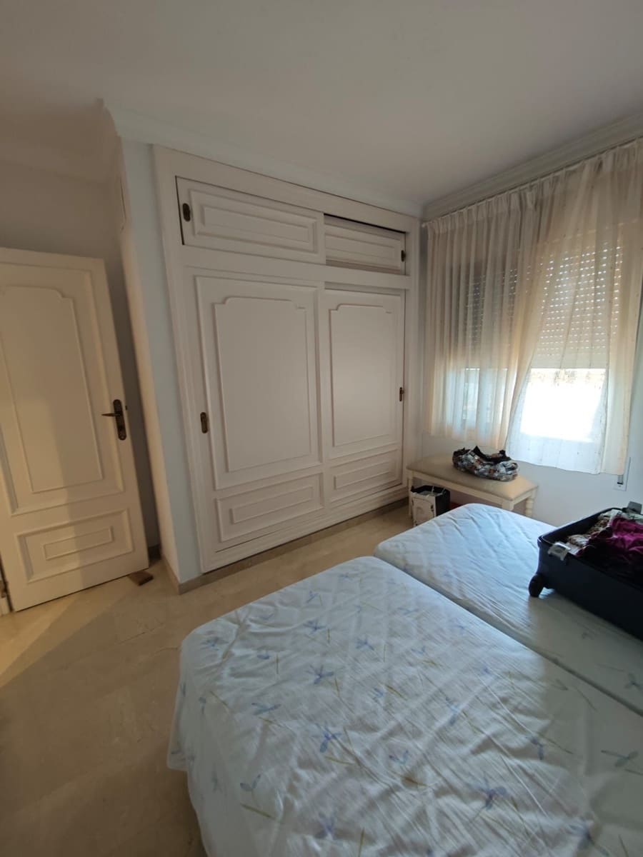 2 bedroom Apartment for sale in Marbella with pool garage - € 690,000 (Ref: 9976256)