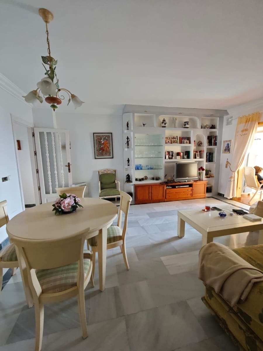 2 bedroom Apartment for sale in Marbella with pool garage - € 690,000 (Ref: 9976256)
