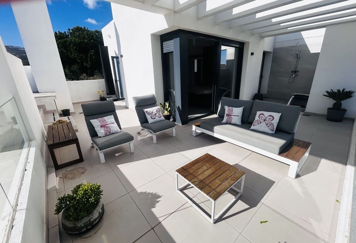 3 soverom Leilighet til salgs i Mijas Golf med svømmebasseng garasje - € 719 000 (Ref: 9976258)