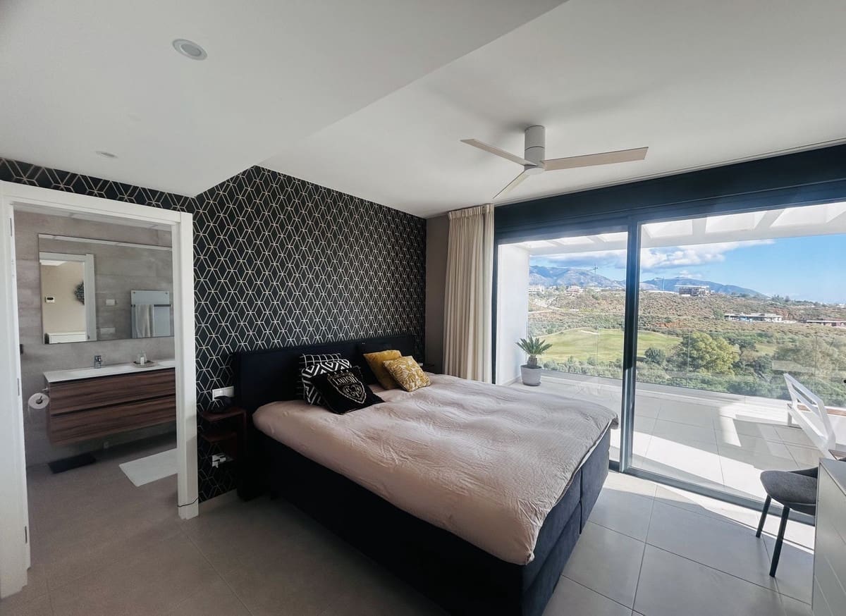 3 soverom Leilighet til salgs i Mijas Golf med svømmebasseng garasje - € 719 000 (Ref: 9976258)