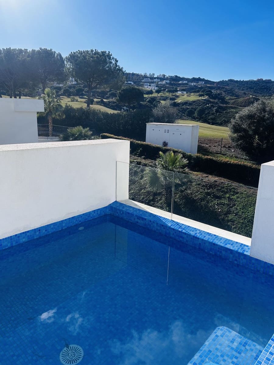 3 soverom Leilighet til salgs i Mijas Golf med svømmebasseng garasje - € 719 000 (Ref: 9976258)
