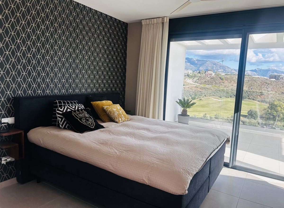 3 soverom Leilighet til salgs i Mijas Golf med svømmebasseng garasje - € 719 000 (Ref: 9976258)