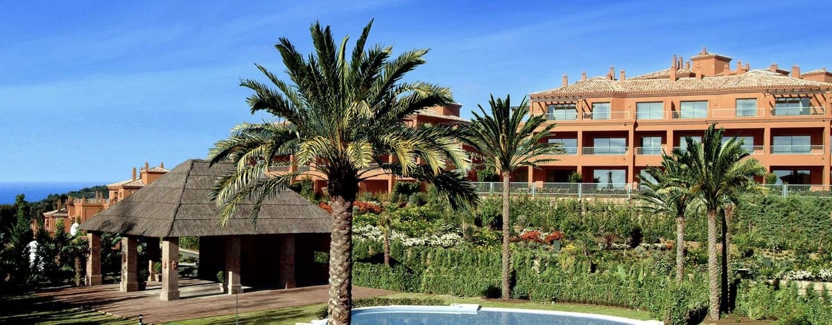 3 bedroom Apartment for sale in Benahavis with pool - € 690,000 (Ref: 9976263)