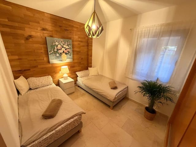 2 soverom Leilighet til salgs i El Paraíso, Benahavís med svømmebasseng - € 650 000 (Ref: 9976265)