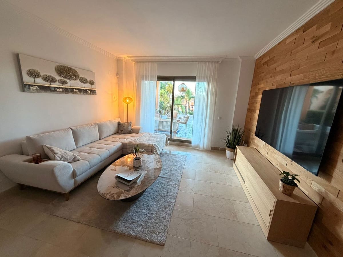 2 bedroom Apartment for sale in Benahavis with pool - € 650,000 (Ref: 9976265)