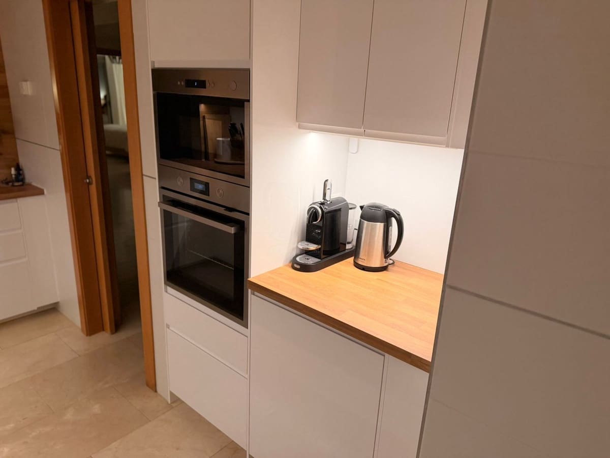 2 bedroom Apartment for sale in Benahavis with pool - € 650,000 (Ref: 9976265)