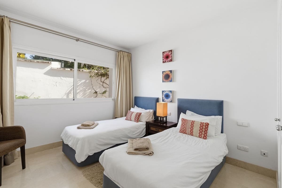3 quarto Apartamento para venda em Nueva Andalucia com piscina - 695 000 € (Ref: 9976266)