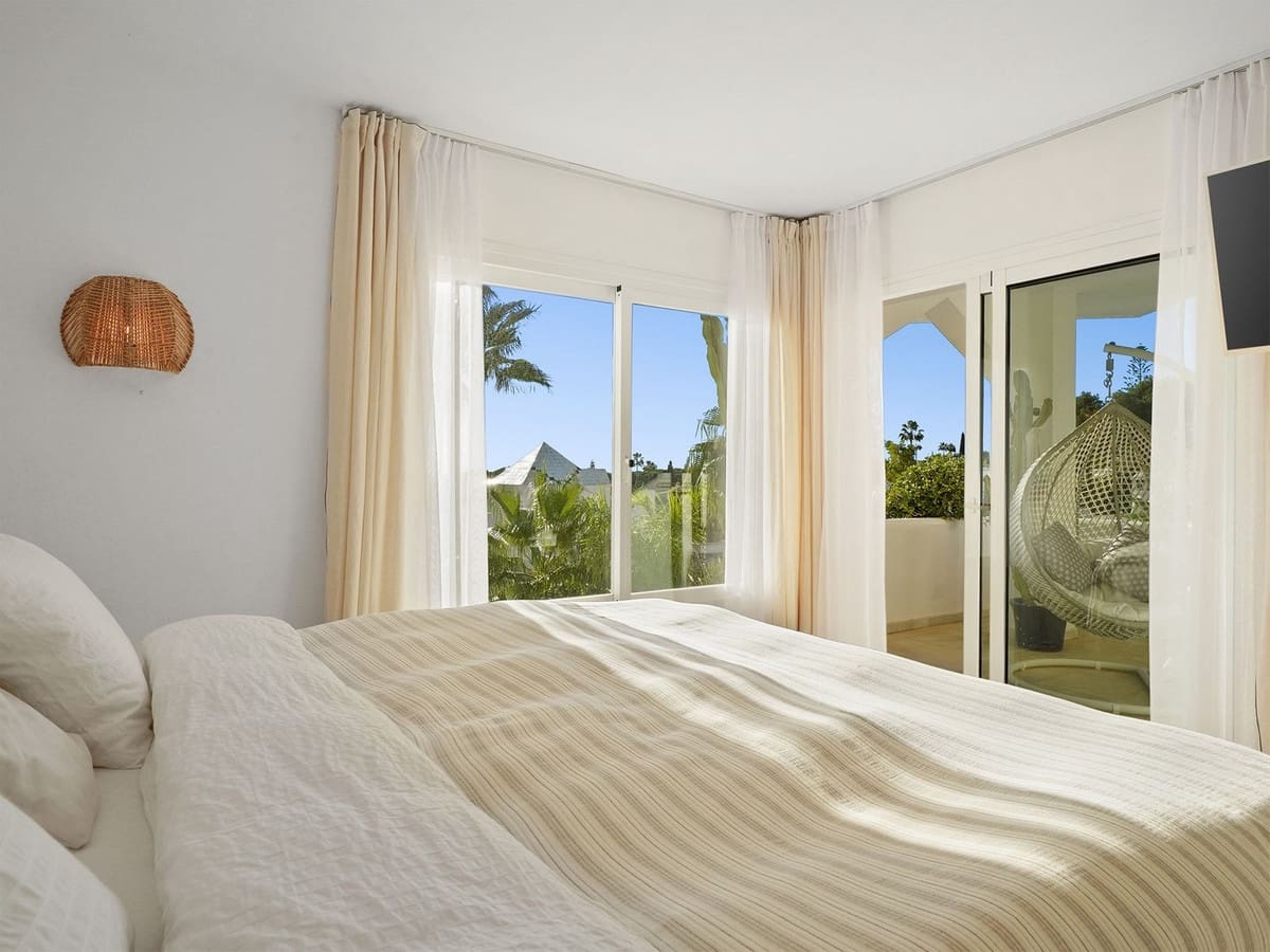 2 bedroom Apartment for sale in La Reserva with pool - € 668,900 (Ref: 9976268)
