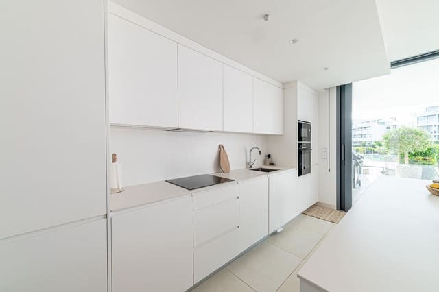 Apartamento de 2 habitaciones en Benalmádena en venta con piscina garaje - 730.000 € (Ref: 9976270)