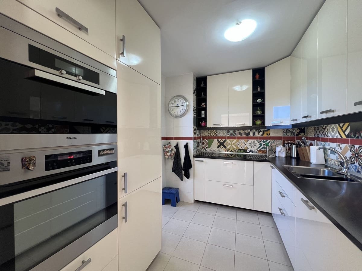 3 sypialnia Apartament na sprzedaż w La Cala Hills z basenem garażem - 660 000 € (Ref: 9976271)