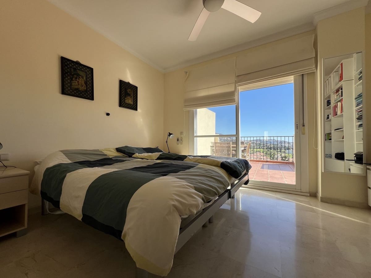 3 sypialnia Apartament na sprzedaż w La Cala Hills z basenem garażem - 660 000 € (Ref: 9976271)