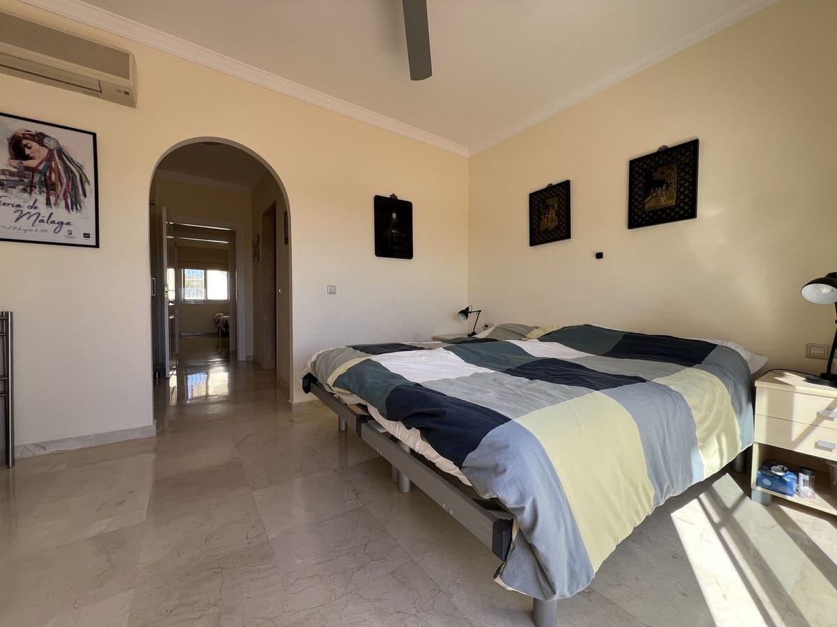 3 sypialnia Apartament na sprzedaż w La Cala Hills z basenem garażem - 660 000 € (Ref: 9976271)