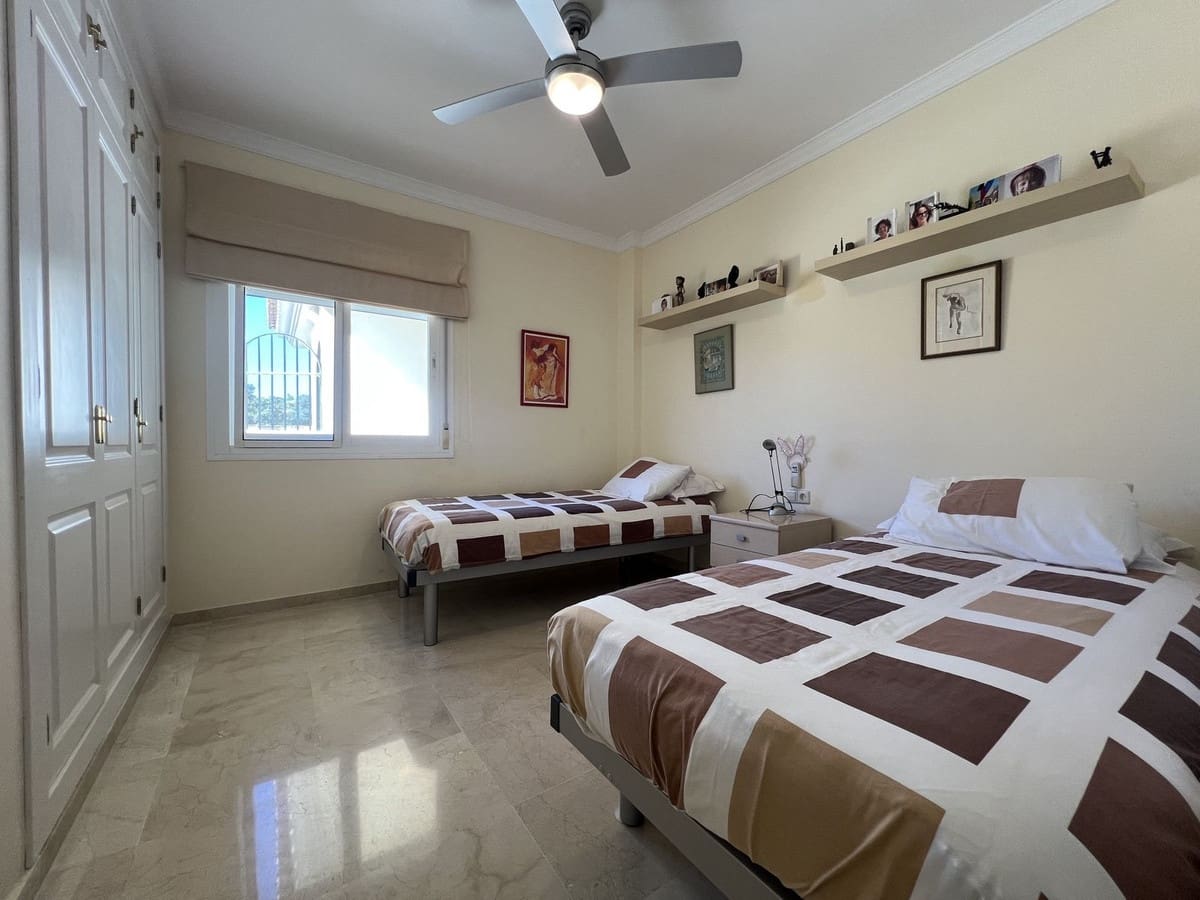 3 sypialnia Apartament na sprzedaż w La Cala Hills z basenem garażem - 660 000 € (Ref: 9976271)