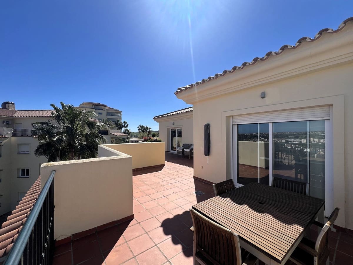 3 sypialnia Apartament na sprzedaż w La Cala Hills z basenem garażem - 660 000 € (Ref: 9976271)