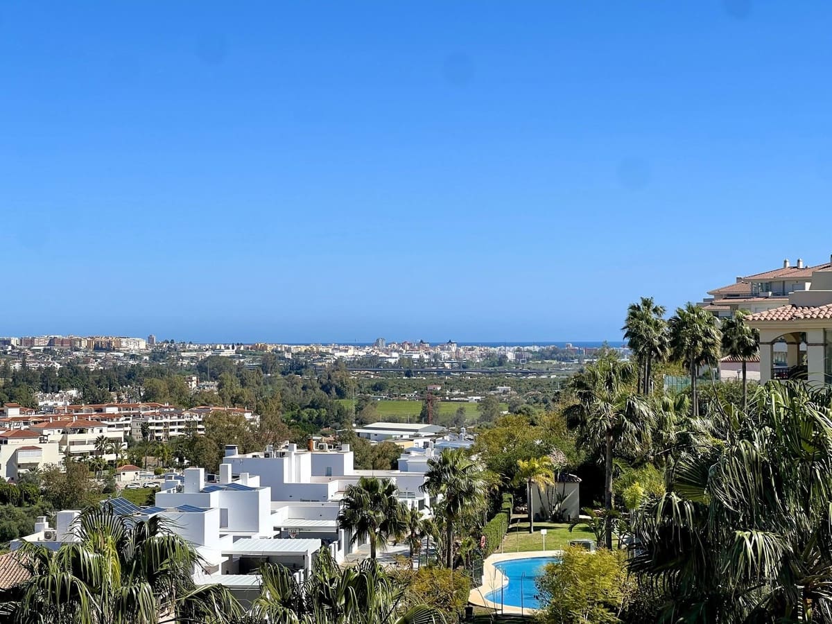 3 sypialnia Apartament na sprzedaż w La Cala Hills z basenem garażem - 660 000 € (Ref: 9976271)