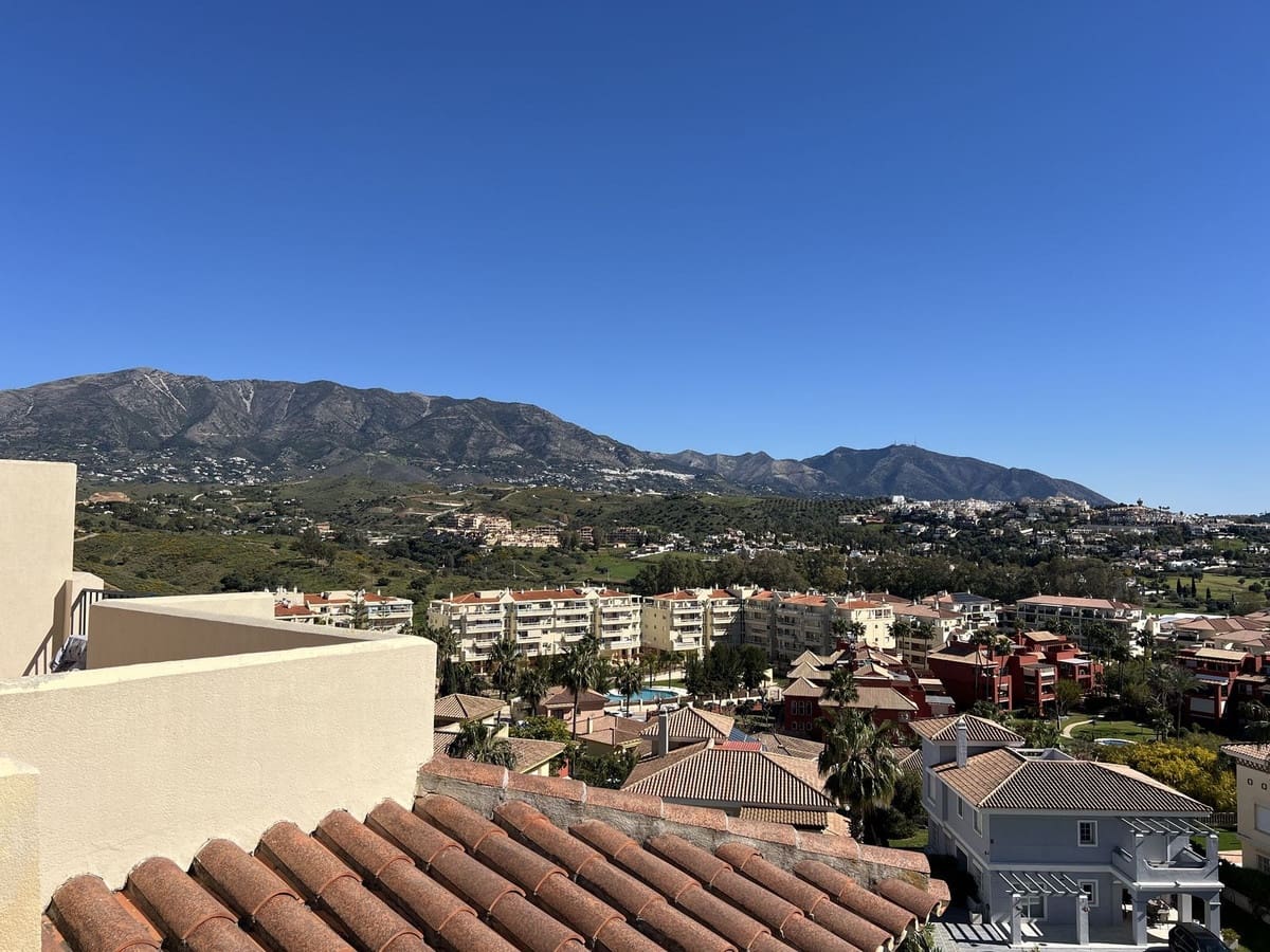 3 sypialnia Apartament na sprzedaż w La Cala Hills z basenem garażem - 660 000 € (Ref: 9976271)