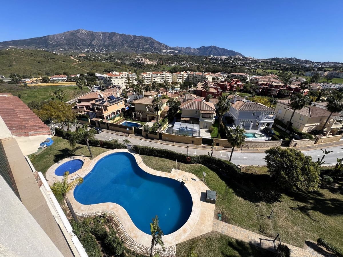 3 sypialnia Apartament na sprzedaż w La Cala Hills z basenem garażem - 660 000 € (Ref: 9976271)