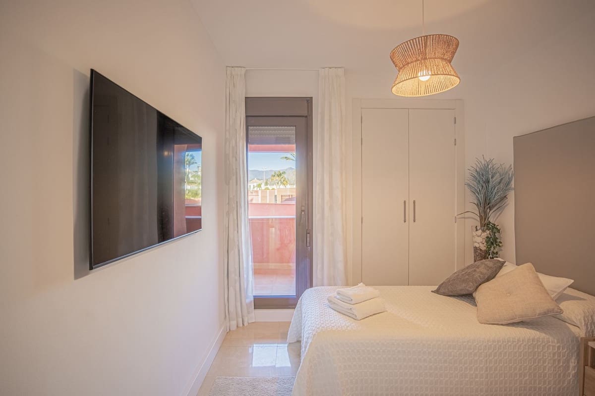 3 Zimmer Apartment zu verkaufen in Estepona mit Pool - 730.000 € (Ref: 9976272)