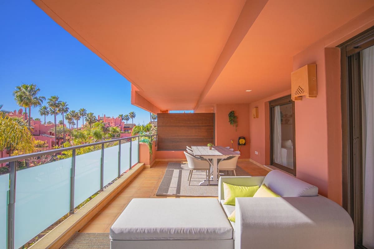 3 Zimmer Apartment zu verkaufen in Estepona mit Pool - 730.000 € (Ref: 9976272)