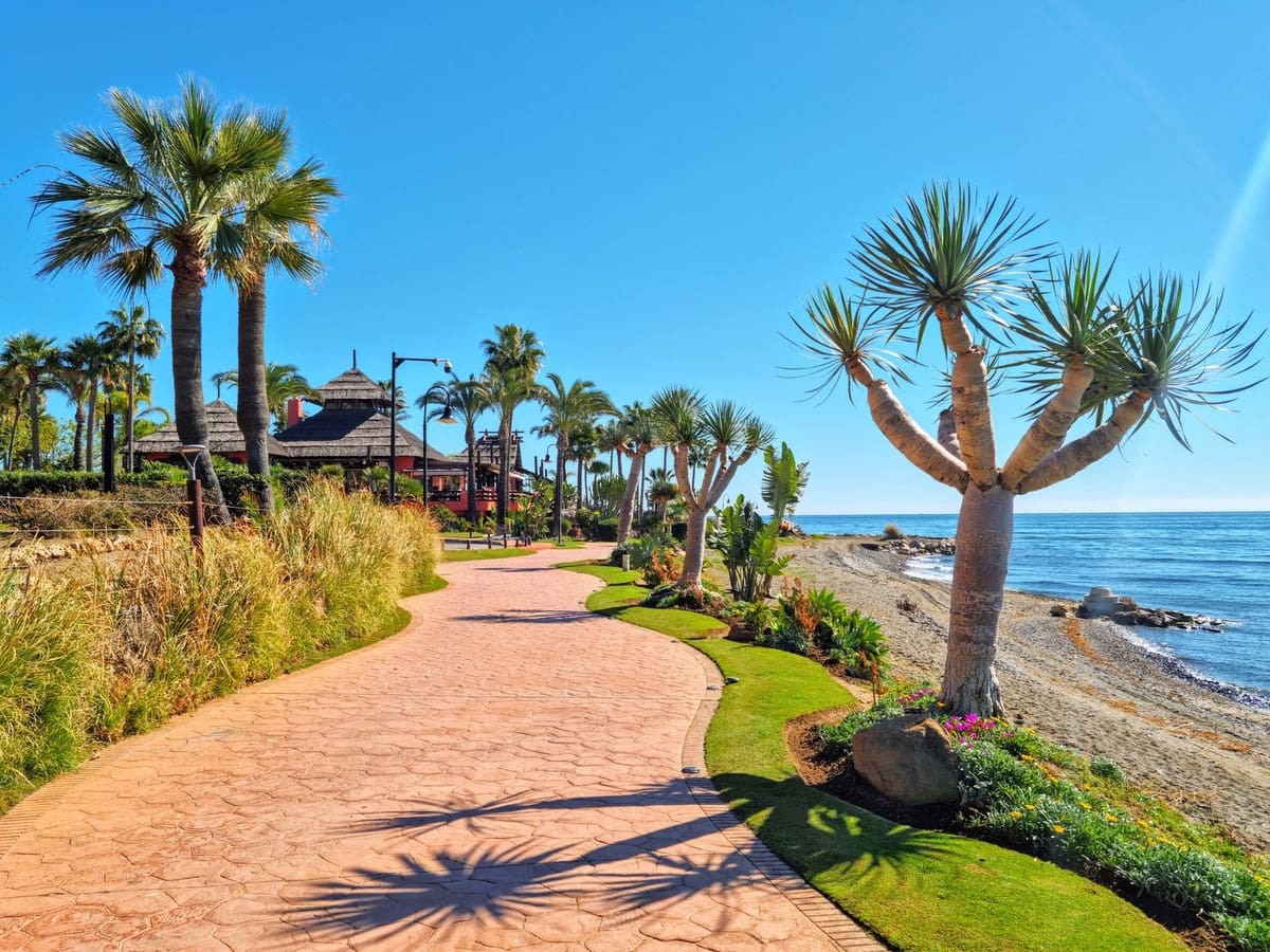 3 Zimmer Apartment zu verkaufen in Estepona mit Pool - 730.000 € (Ref: 9976272)