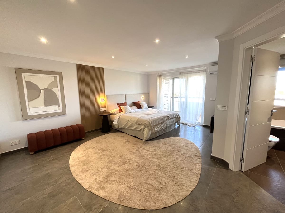 4 makuuhuone Huoneisto myytävänä paikassa Fuengirola mukana uima-altaan - 690 000 € (Ref: 9976276)