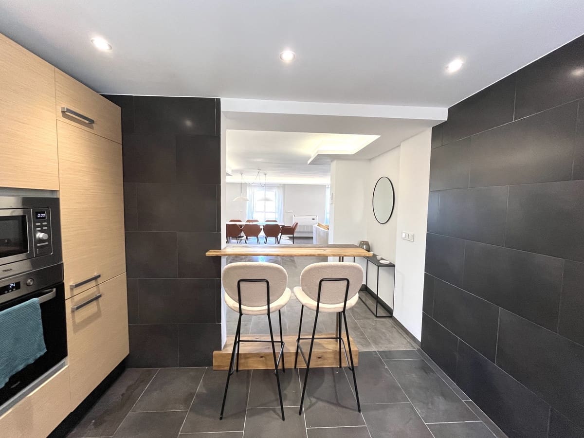 4 makuuhuone Huoneisto myytävänä paikassa Fuengirola mukana uima-altaan - 690 000 € (Ref: 9976276)