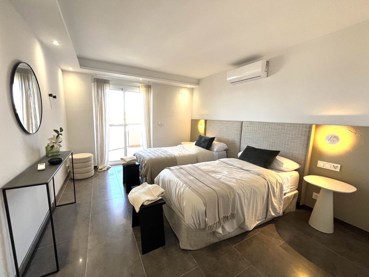 4 makuuhuone Huoneisto myytävänä paikassa Fuengirola mukana uima-altaan - 690 000 € (Ref: 9976276)