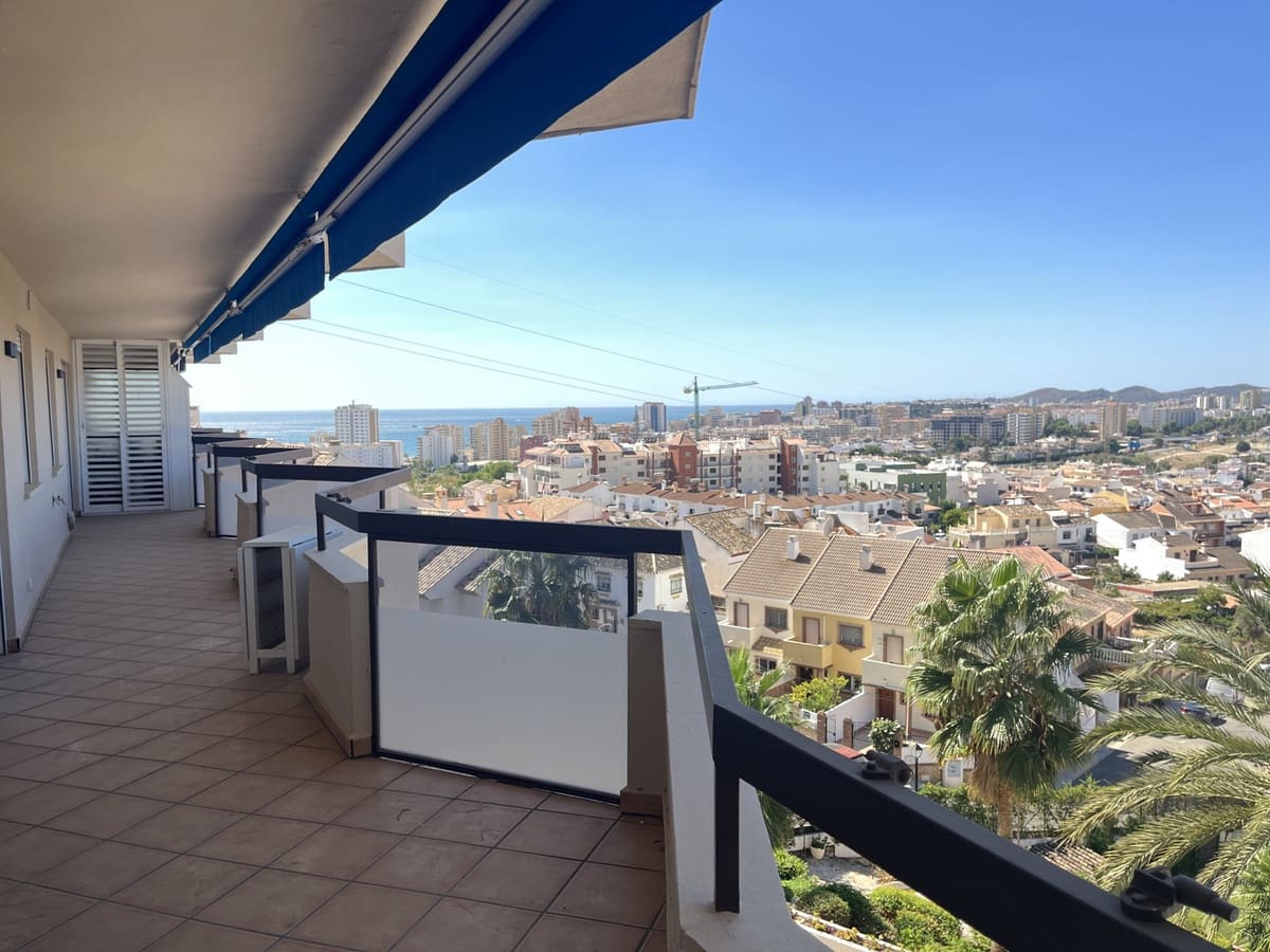 4 makuuhuone Huoneisto myytävänä paikassa Fuengirola mukana uima-altaan - 690 000 € (Ref: 9976276)