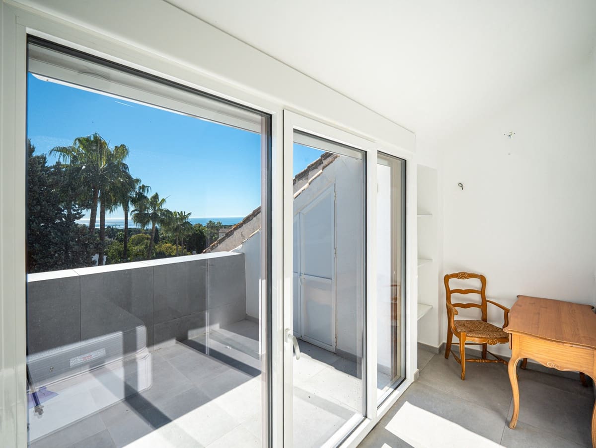3 soverom Villa til salgs i Golden Mile med svømmebasseng - € 730 000 (Ref: 9976277)
