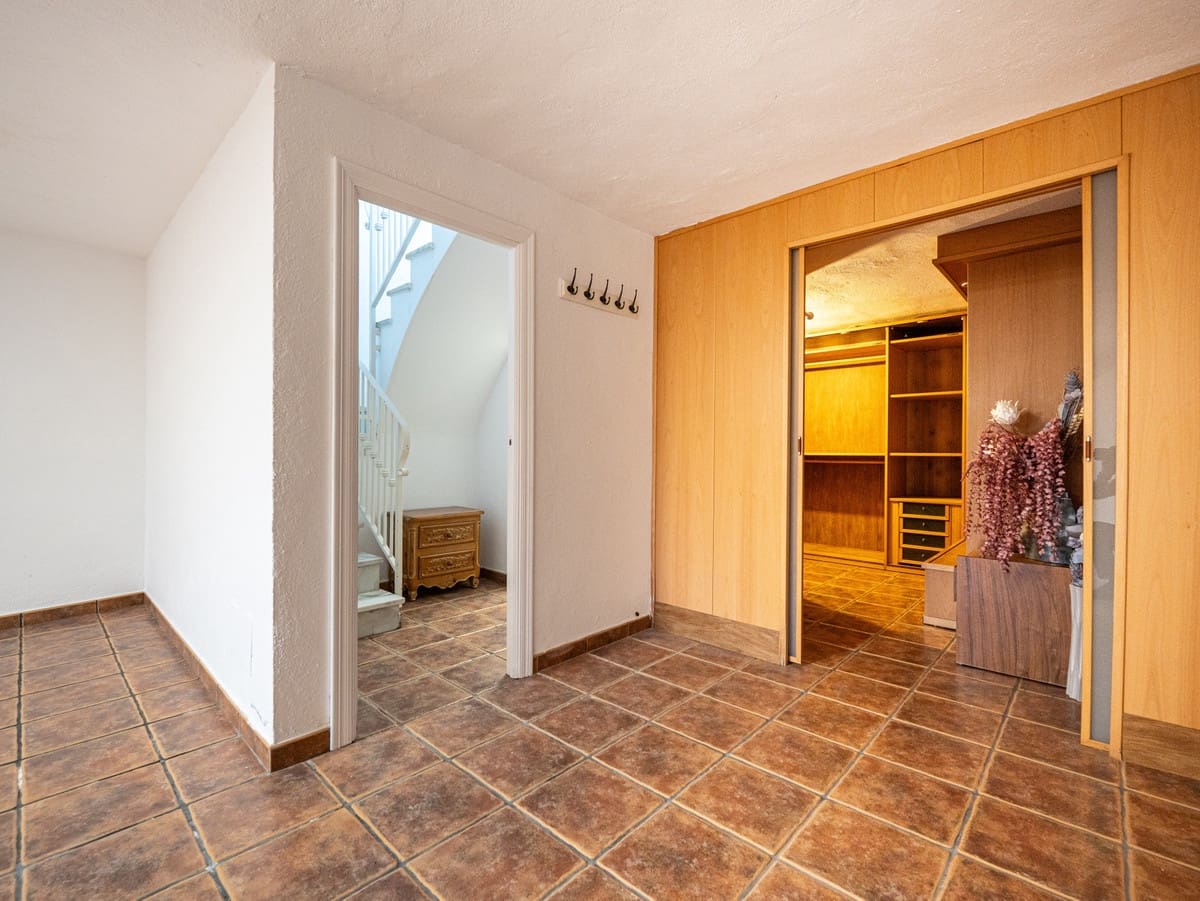 3 soverom Villa til salgs i Golden Mile med svømmebasseng - € 730 000 (Ref: 9976277)