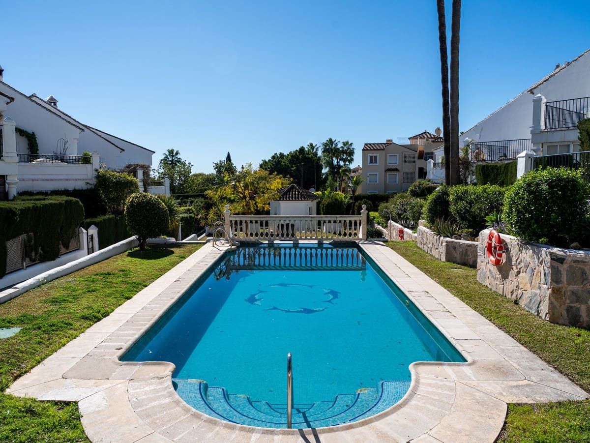 3 soverom Villa til salgs i Golden Mile med svømmebasseng - € 730 000 (Ref: 9976277)
