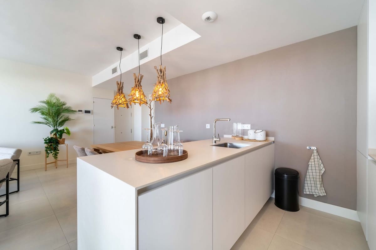 3 slaapkamer Appartement te koop in Fuengirola met zwembad - € 699.000 (Ref: 9976279)