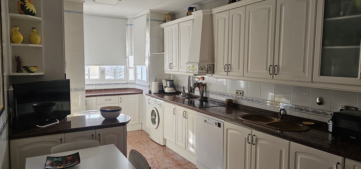 5 Zimmer Apartment zu verkaufen in Fuengirola mit Pool - 742.000 € (Ref: 9976280)