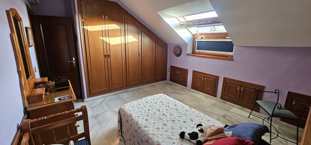 5 Zimmer Apartment zu verkaufen in Fuengirola mit Pool - 745.000 € (Ref: 9976280)
