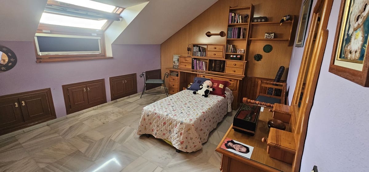 5 Zimmer Apartment zu verkaufen in Fuengirola mit Pool - 742.000 € (Ref: 9976280)