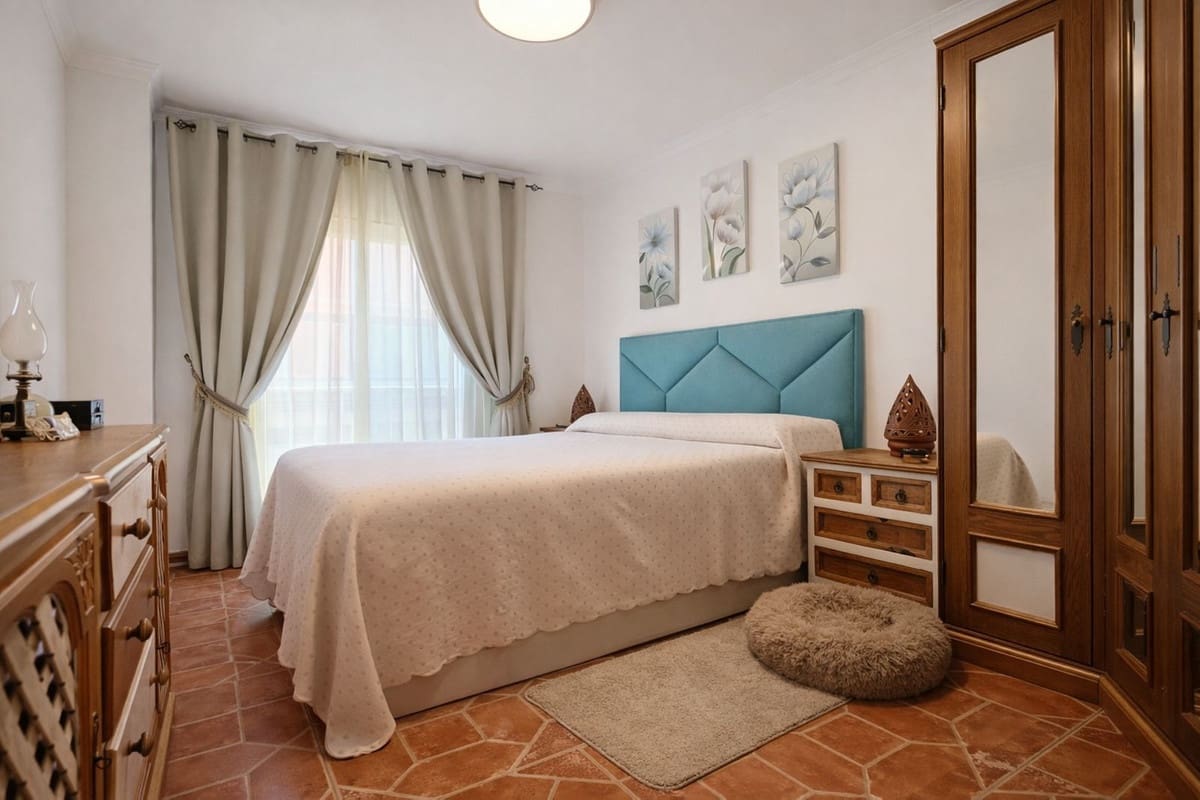 3 slaapkamer Appartement te koop in Estepona met garage - € 699.000 (Ref: 9976283)