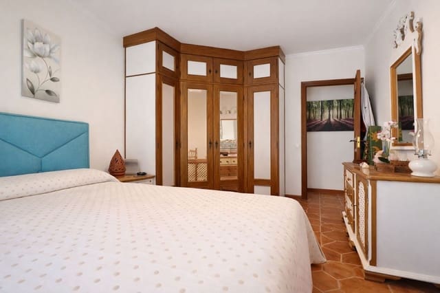 3 slaapkamer Appartement te koop in Estepona met garage - € 699.000 (Ref: 9976283)