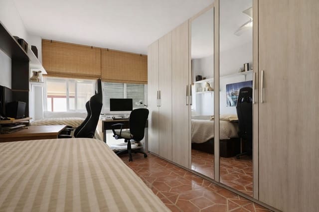 3 slaapkamer Appartement te koop in Estepona met garage - € 699.000 (Ref: 9976283)